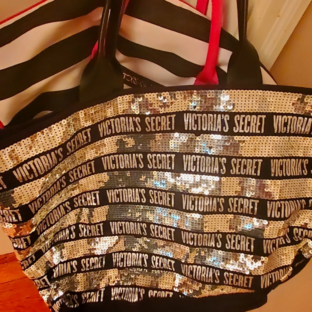 SOLD..victoria Secret duffle bags x2